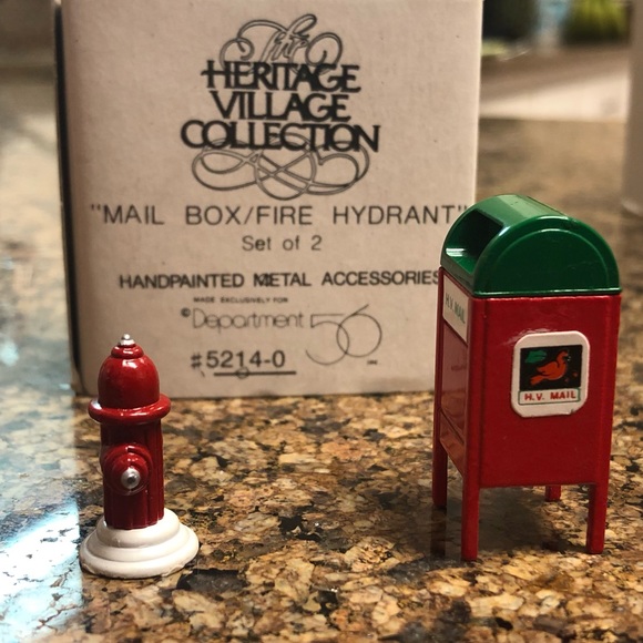 Dept 56 Heritage Village mailbox and fire hydrant - Picture 7 of 7